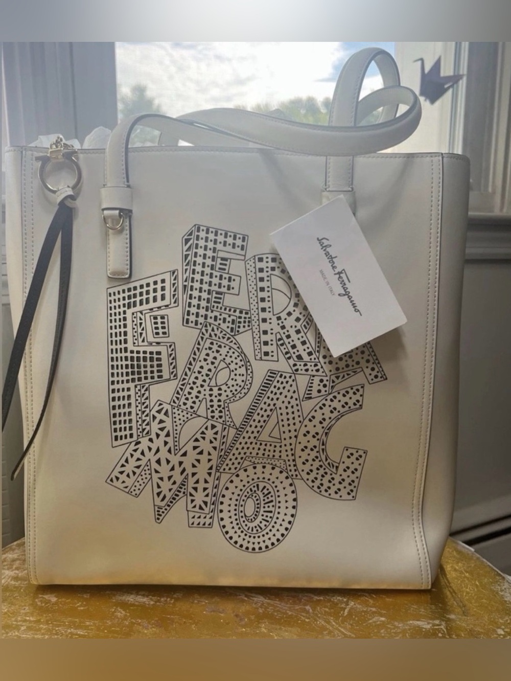Ferragamo Bonnie Leather Tote Bag - White (NWT) - Picture 3 of 9